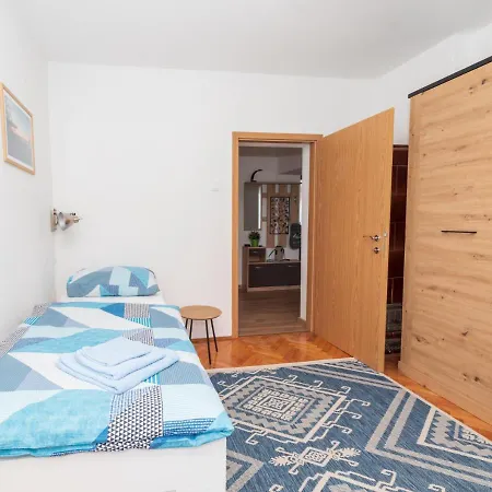 Lynx And Fox Self Check-In Free Parking Apartment Delnice Exterior foto